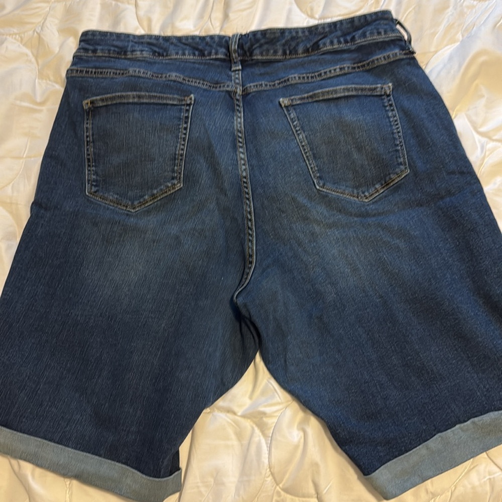 Like new Bermuda denim shorts - Picture 4 of 4
